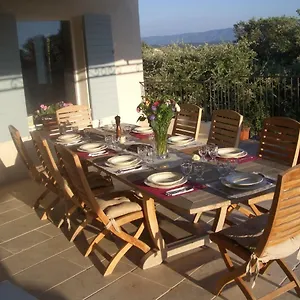 https://le-mas-de-l-escaillon.fr-provencehotel.com
